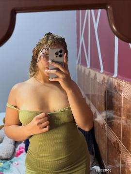 Guapa señorita hermosa trato de pareja